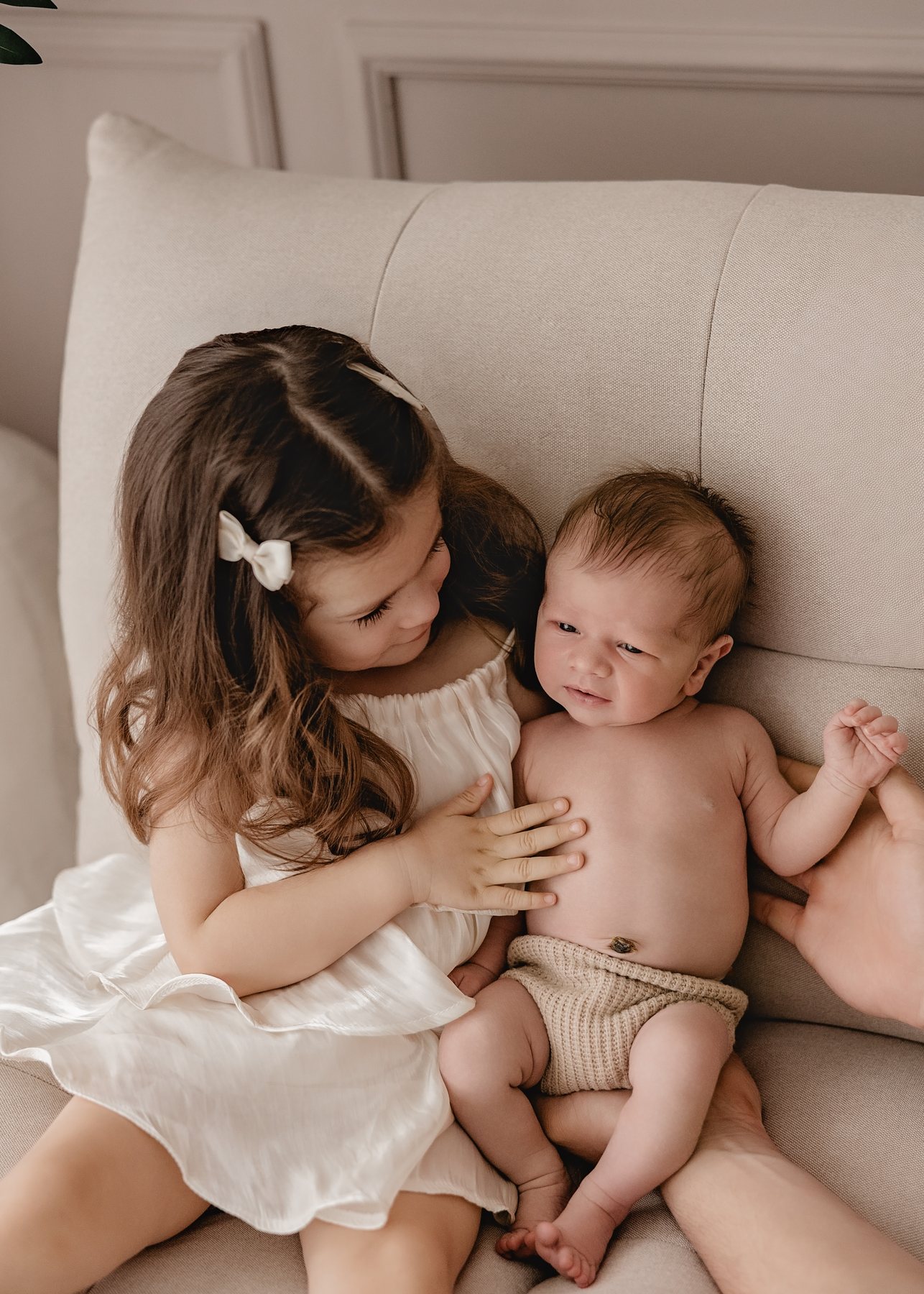 Geschwisterliebe beim Newbornshooting