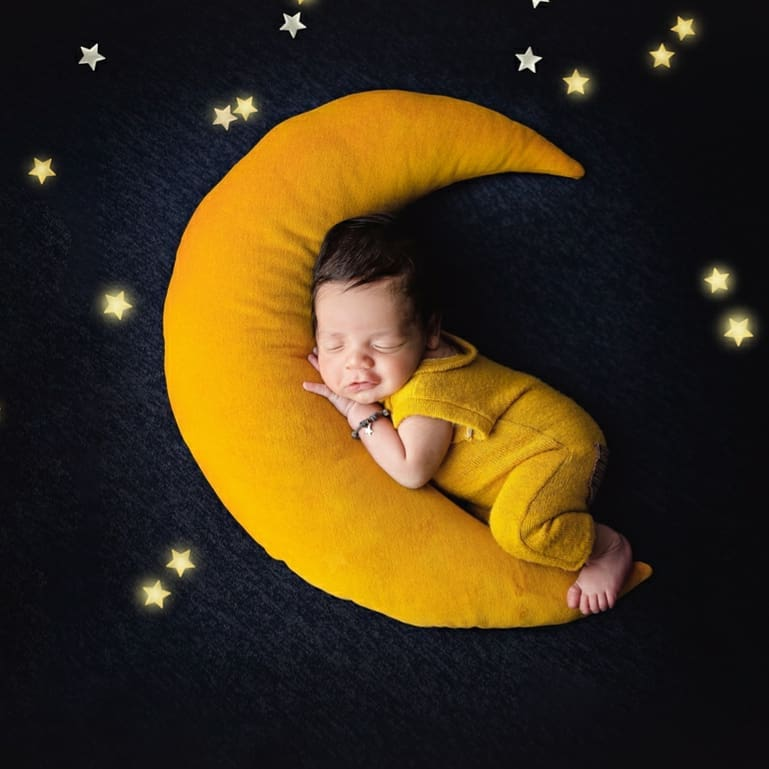 Kleiner Mann auf dem Mond
