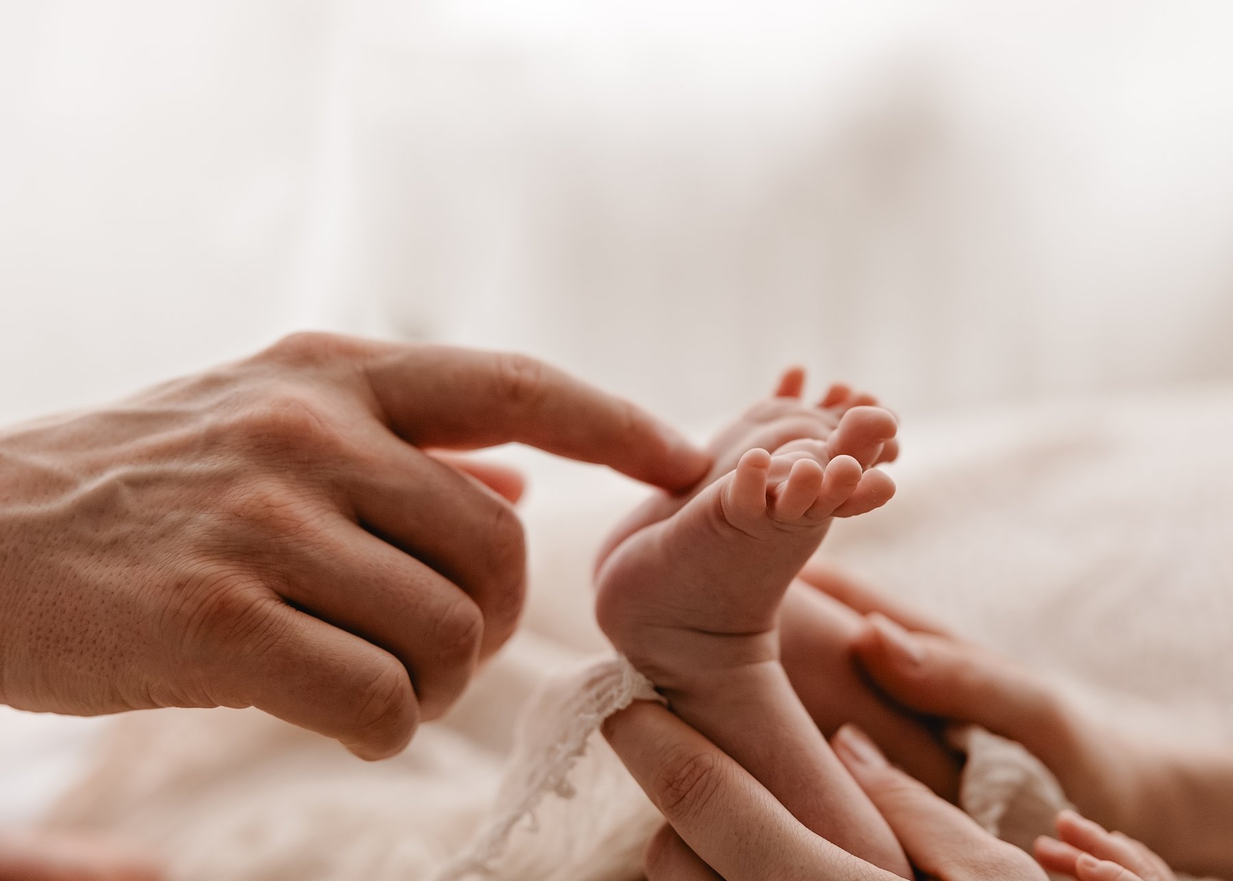 Newborn Fotografie — kleine Füßchen